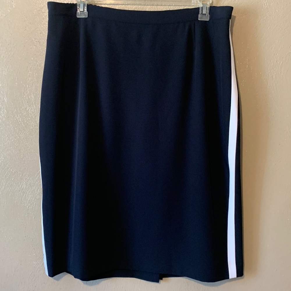 #21 JM Studio John Meyer navy skirt white stripe elastic waistband lined